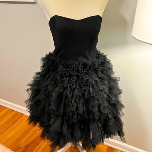 Betsey Johnson black fitted sweetheart bodice tulle fees
